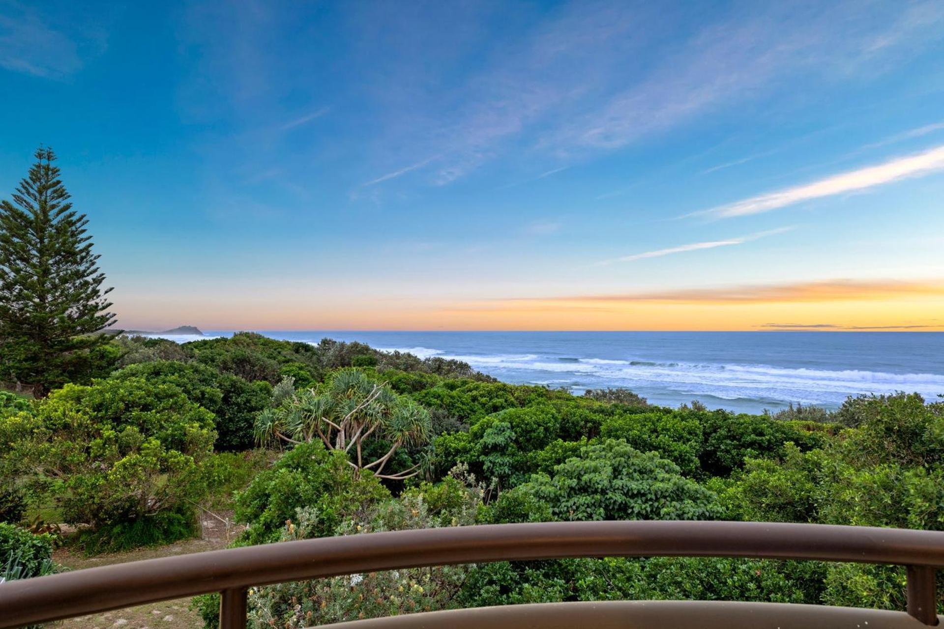 Shoreline 9 Penthouse With Ocean Views Hastings Point Esterno foto