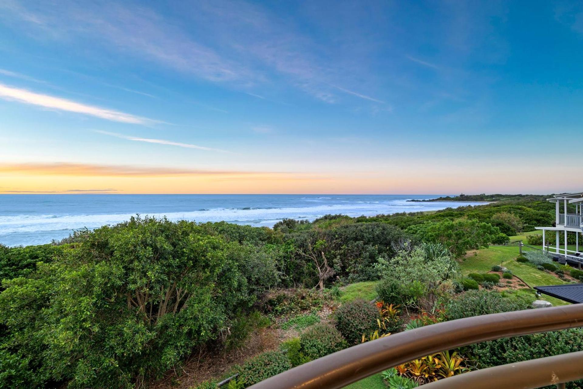 Shoreline 9 Penthouse With Ocean Views Hastings Point Esterno foto